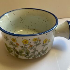 Vintage Speckled Stoneware Wildflower Soup Bowl. Made in Japan.
